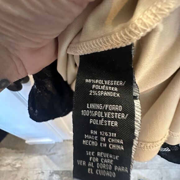 Ronnie Nicole Black Lace over Nude Sheath Dress Sz 16 Beautiful Lined Slimming - Picture 4 of 5